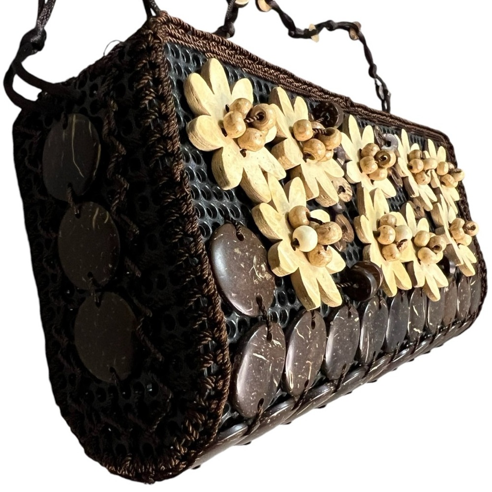 Handmade Eco Friendly Coconut Shell Handbag - Picture 3 of 7